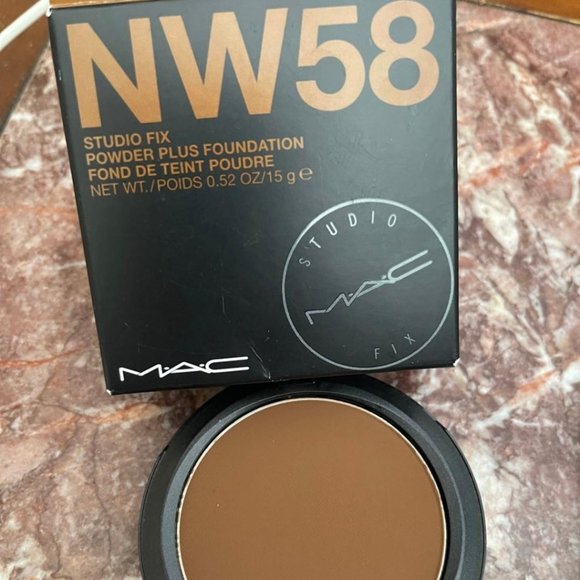 (( NW58 ))  Mac Cosmetics Studio Fix Powder to Foundation Its very dark - Picture 2 of 8